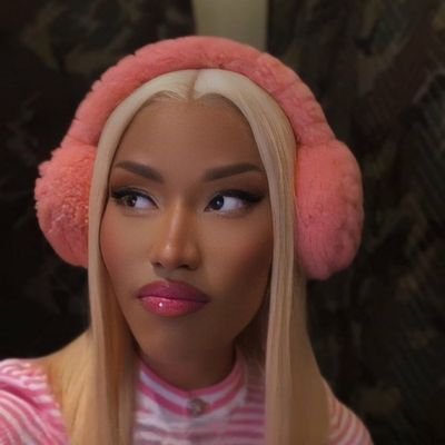 Aquarius ♒

Nicki Fucking Minaj follows me😭

x2 interaction with nicki 🙏🏽

fan account
