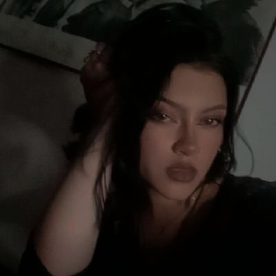 sofiazzZ_'s profile picture. Alone, but my companionship is more than enough.