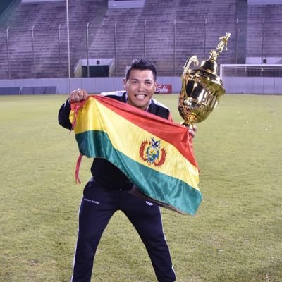 DT. AC. PA. V.A.
⚽Entrenador de Arqueros 🧤⚽🇦🇷🏆
Video analista💻📊⚽🏆
Club Altos Hornos Zapla
⚽Entrenador en el Club The Strongest 🇧🇴
🛩️Piloto de avión😎