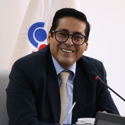 Economista. PhD PolPub. Presidente del Consejo de Educación Superior -CES. Convencido del poder de la educación como movilizador social y motor del desarrollo.