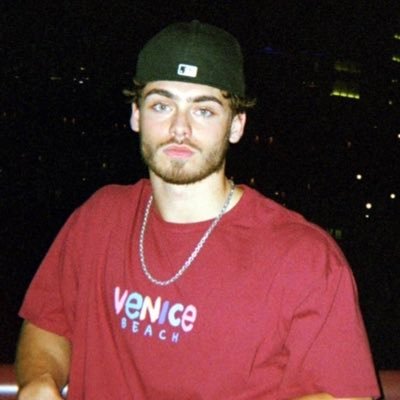 VinceBorrelli_'s profile picture. 