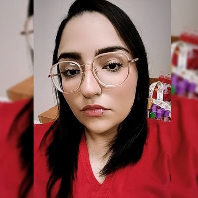 Escucho reggaeton con ropa gótica. | PPP.🐣