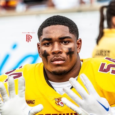 •6’1 235 LB @BCUGridiron •Clewiston, FL •3.62 GPA •4.5 (40 yard dash) •Sophomore