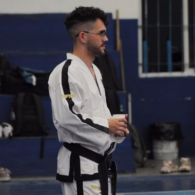 desmoflow's profile picture. IV Dan - Taekwon-do ITF. 🥋 
🟡🟠 -  Kick Boxing WAKO 🥊