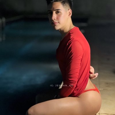 El culito más suavecito y lampiño que verás 😳🍑 / Grupo de Telegram DM