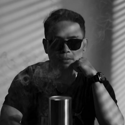 Lihat keatas agar tidak sombong & lihat kebawah agar selalu bersyukur