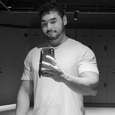 🇦🇪 /🇯🇵 | 🩺 Med guy | Addicted to Shiba Inus 🐕, Cats 🐈 and the Gym 🏋️‍♂️| Chill guy who likes expressing himself