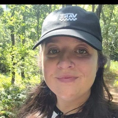 R&D fellow in tree health @DefraGovUK
PhD woodland health and avian microbiomes @UK_CEH @UniofReading🐦🦠
BTO C Ringer
She/her