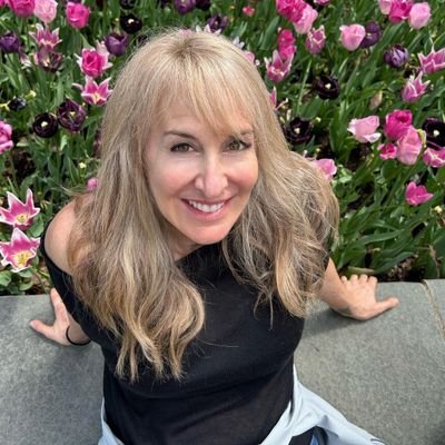 candybarry68's profile picture. Dog Mom 🙏 🐶❤️🇺🇸