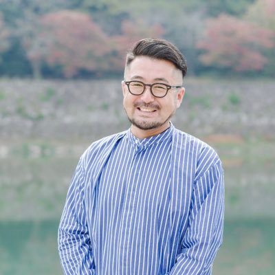 VUNKA BUMCA代表の川野智史です。 我々の会社はブランディングや新規事業を通して 地域ビジネスとともに誇りある企業文化を創る!というミッションをかかげ、 地域の方々に誇りある会社になる!というところでブランディングのご支援をさせて頂いております。