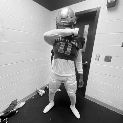 C/O 24’ I 6’0 205lbs I OLB/RB/TE I 3.5 GPA I Lakeland HS 4S state champ 22’ I Deltona High School I Contact Info: sheloveed@icloud.com 386-804-5723