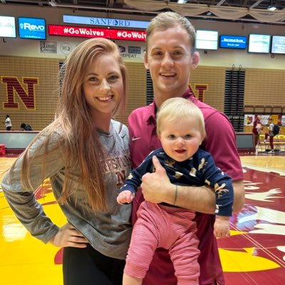 Assistant Wrestling Coach at @nsuwolves_wr. @gojackswrestle alum. Run To Danger! Keep Showing Up! Camp Inquiries: Isaac.andrade@northern.edu 💍 ARA 07•24•21 ❤️