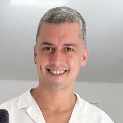 Carioca, simpático, bem humorado e muito carismático! 🏡SP 📚Arq. e Urb. - USJT 💍Paulo Henrique