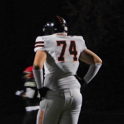 Osseo High School | C/O 2026 | 6’3 280lbs| O-lineman | GPA 3.899 | Cell-763-402-6293