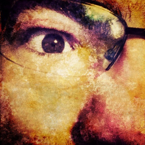 maurolages's profile picture. Por fora um grandalhão, sisudo, barbudo, rabugento, medindo mais 1,80 e pesando (BEM) mais de 100 kilos. Por dentro um marido apaixonado e um pai orgulhoso.