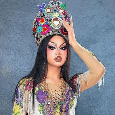 Gatita Galáctica ✨️
Reina coronada de LMD 6 👑
Reina Drag de la Diversidad en Mérida 2022 👑 
Miau 🐈