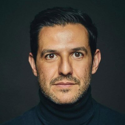 Roberto Carreras Profile