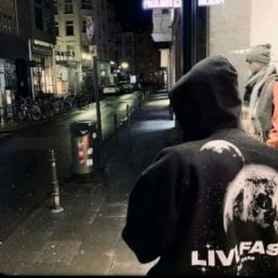 meerhamzak00's profile picture. 