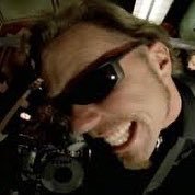 disp0sableheros's profile picture. Biologist | Guitarist