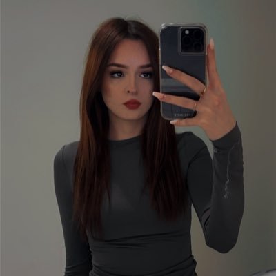 laurenmacneil18's profile picture. 