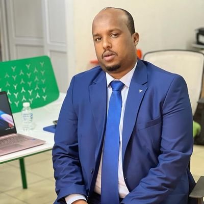 Han iyo Himilo Sare,Hilin toosan loo maro, Hiraal Sare lagu gadhaa(Vision) falanqeeye arimaha Siyasadda iyo Dhaqallaha. Political and Economic Analyst