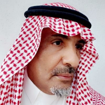 مشرف تربوي متقاعد.. متذوق للشعر الفصيح والعامي.