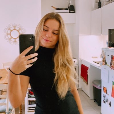 Juliette_DDV's profile picture. 𝙫𝙤𝙩𝙧𝙚 𝙞𝙙𝙚 𝙥𝙧𝙚́𝙛𝙚́𝙧𝙚́𝙚👩🏼‍⚕️