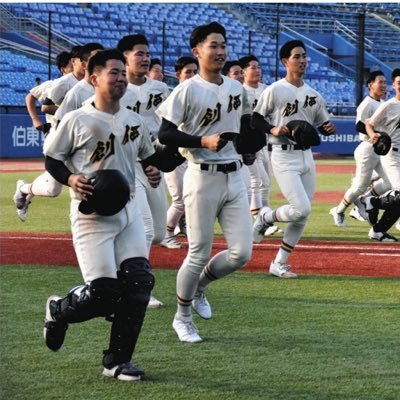 創価高校野球部のファンです。 OBでも、保護者でも、創価学会員でもないですが創価球児たちの堅実でひたむきな野球と礼儀正しさが大好きになりました😁 推しは創価球児！そんなおじさんです🙇‍♂️ 全試合応援しています😁 注:創価学会関係者の方々は素晴らしい方ばかりですが宗教と政治活動に関心はありません🙇‍♂️