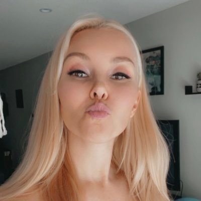 lorrawayne179's profile picture. 