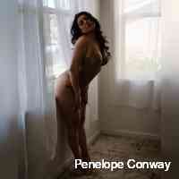 conwayenelope6's profile picture. blondie in aesthetic places with palm trees🌴vievvpoint fav pcs