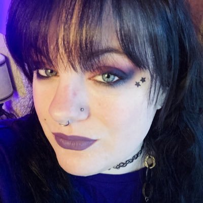 🔞 Sapphire Rosa (Saf). Galactic Gothic Hobbit. 31. She/they. Dual-Classing ND. Chronically ill/disabled. Twitch WoW streamer & @dungeondojowow team member