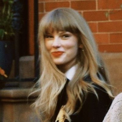 𓍯 ִֶָ beautiful soul • @moonykane 🤍
                                                   taylor swift ✨️ •  bookstan  •  blink 💕