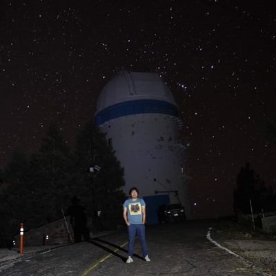 Estudiante de Astronomía Observacional en el Instituto de Astronomía de la UNAM, fan de los deportes colectivos.