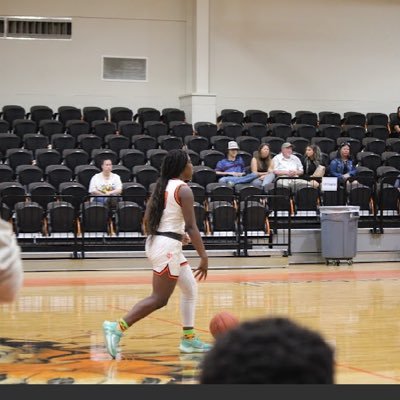 👩🏾‍🎓 2026 | West Sabine HS | basketball | PG | email: Makensy_w@iCloud.com