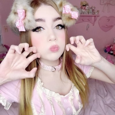 pink and cute things obsessed cosplayer ♡ @irlpwuppy @babiedwoll only accounts!