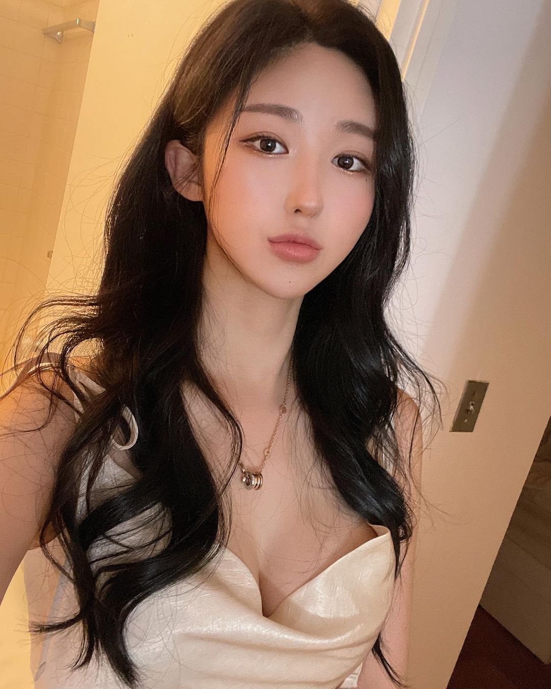 Currently in Korea. I have been in Korea for more than five months, and I buy luxury goods overseas in Korea. https://t.co/URtCZMdDHc