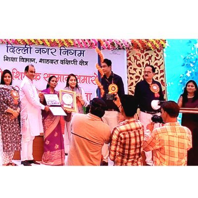 Reeta0472's profile picture. शिक्षक शिक्षार्थी श्रृंखला🌿🌻grow with knowledge,art,talent, B.Ed, ETEscert DIET,Delhi,DU geography Hons,M.A. Teaching experience more than two decades 1998..