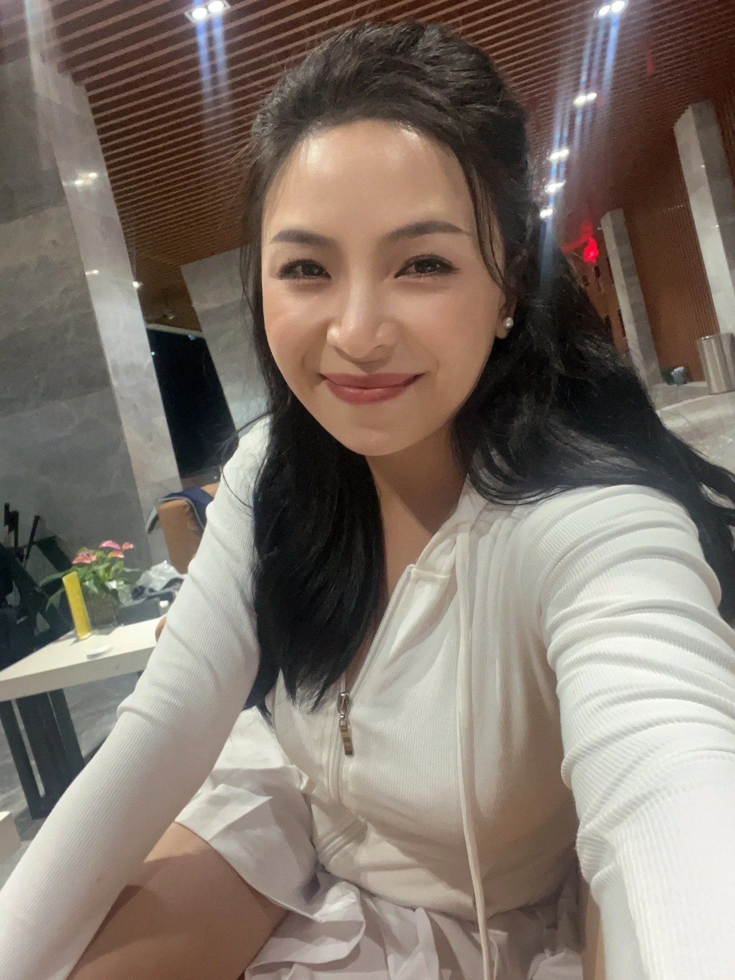 My name is Enron. I'm 33 years old. Nice to meet you. I am from Taiwan and am currently working in Korea. https://t.co/CtwBzCQT9f