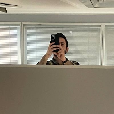 withmahmoodx's profile picture. از اینور