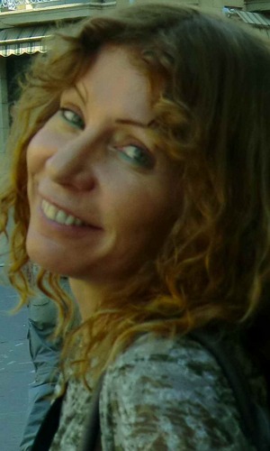 ana_anaqueiroz's profile picture. Ana Queiroz  
trabalha em projetos culturais, pesquisa, intercâmbio cultural entre Brasil e Espanha. Drª em História da Arte. Gosta: artes, literatura, cine