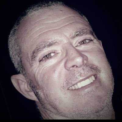 Lifelong fan of NFFC. Love footy, boxing, running & live theatre.
Single parent of 1 adult & 1 teenage girl. Update 22.6.25...Single dad of 2 adult girls!!