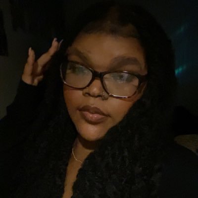 Lumillii's profile picture. 1922 || texas ex || ig: lumilliana