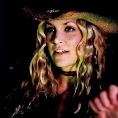 _SharonDavis_'s profile picture. I'm jus' tryn'a keep ma family safe. If ya get in ma way, zombie or not, I'll kill ya.

#HollowEarth