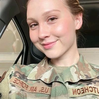 eloravates's profile picture. I love america i will do anything to protect it