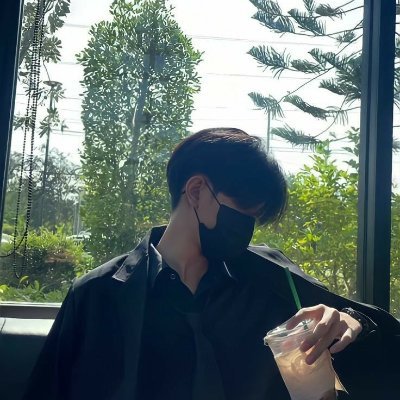 Danielgonz_37's profile picture. He that respects himself is safe from others.