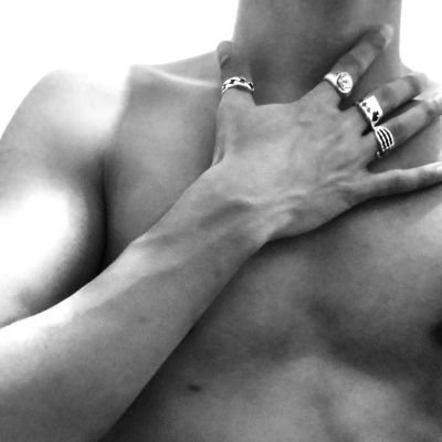 wooxwoox33's profile picture. Almost 30