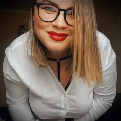 🔞 Vids Creator | 🤖 AI enthusiast |  ASMR Voiceover | 🌶️ Hot MILF | 💫 Let's connect & create something amazing! Неntai link:🔗https://t.co/17WicZ2QaW