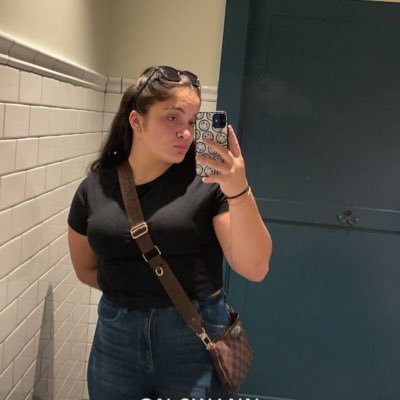 itslowkeyyliv15's profile picture. 20🚨