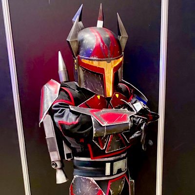 スターウォーズとトランスフォーマーは人生。バンブルビーで東京コミコン初代コスプレチャンピオン🏆「なりきり★サバゲー」主催。ギタリストYOSHI（@StudioMoNaKa）としても活動中🎸