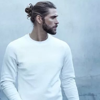 illia_von_D's profile picture. Onbekende Nederlander | Lifestyle Coach | Crypto Miljonair | Tweet wat hij willd_*